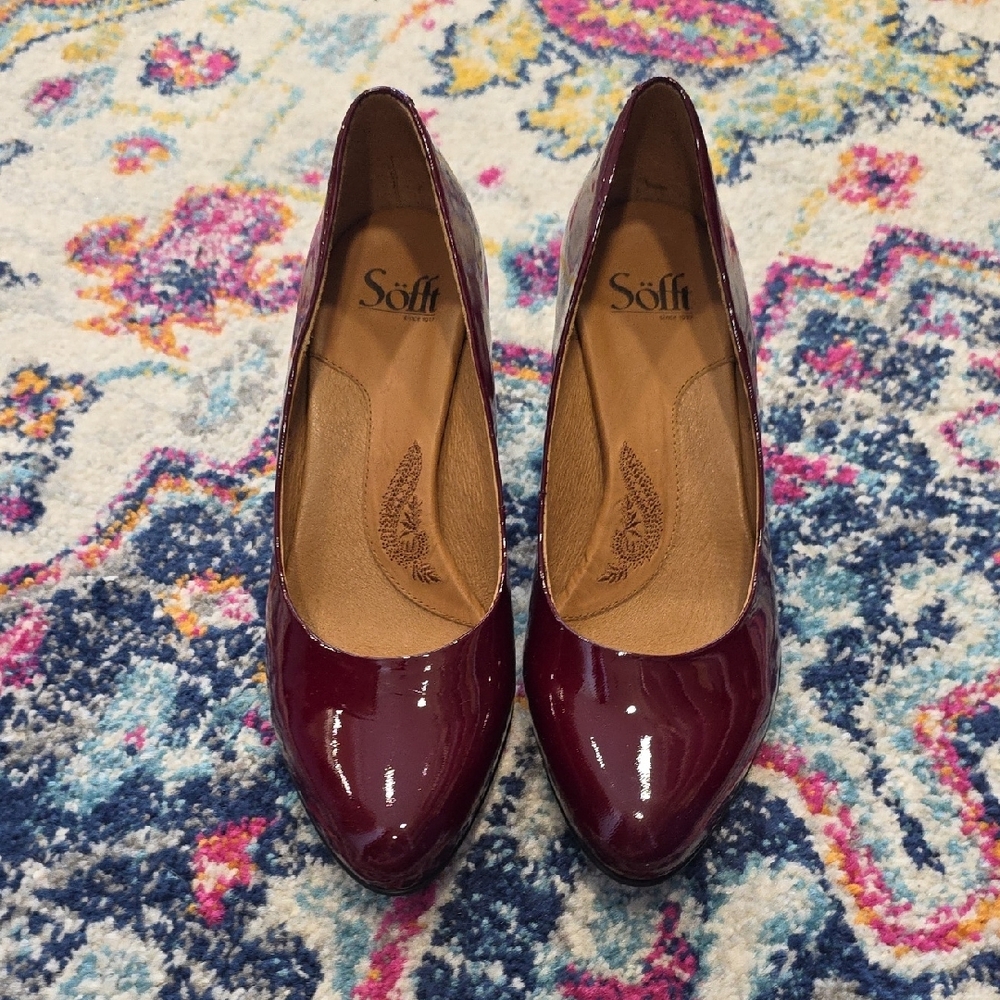 Women's Burgundy Pumps